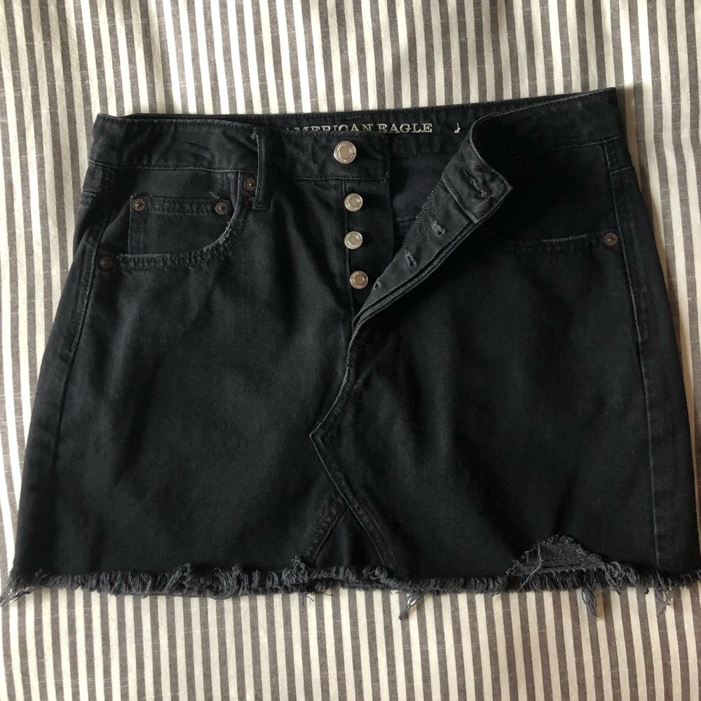 AMERICAN EAGLE BLACK SKIRT